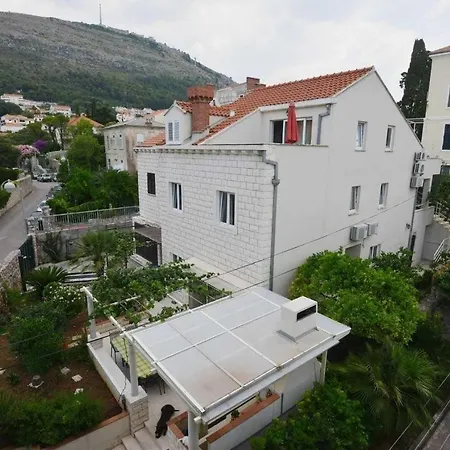 Andri - 100m From Sea Apartman *